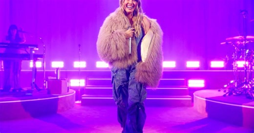 Hilary Duff Is Officially Touring Australia This October, Here’s How To Score Presale Tickets