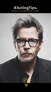 💡Hoy celebramos el cumpleaños de Gary Oldman, un maestro de la actuación… y de las muertes en pantalla. ▪️En esta entrevista junto a Stephen Colbert, el conductor le propone un desafío: explicar su proceso para morir en una escena. ▪️Gary Oldman, uno de los actores que ha muerto más veces y de las formas más creativas en el cine, da una explicación magistral, mostrando por qué es un referente absoluto. 📍Para más contenido seguinos en @acting__tips #GaryOldman #ActingTips #Cumpleaños #Cine #Pro