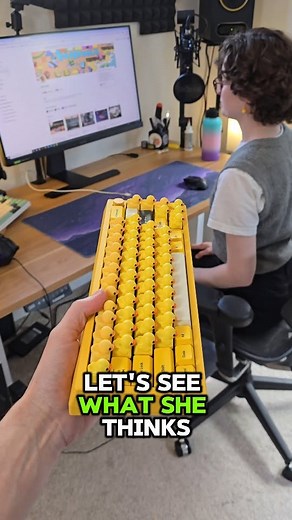 Hipyo on Instagram: "Duck Keyboard Surprise 🫢 🦆 THESE DUCK KEYCAPS FROM @duckeycaps ARE AMAZING - use code Hipyo to save 25%!! #keyboard #ducks #duck #keycaps #customkeyboard"