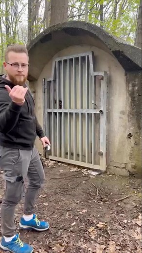 Deutschlands tiefster Bunker 😱🇩🇪 #bunker #bunkers #deutschland #deutsch #germany #german #urbexgermany #abenteuer #geschichte #weltkrieg #ww2 #ww2history #WW1 #WW3 #nrw #verlasseneortedeutschland #verlassen #fblifestyle #köln | Losthistorie