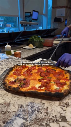 Morgan Tolley on Instagram: "Have you been to this pizza shop yet?? The New York Times called Jeff Varasano the pizza McGuyver and having finally visited the shop I get it now! @varasanospizzeria has been around since 2009 and has maintained a really impressive 4.9 google rating (with over 2.7k reviews). They’ve been recognized by countless publications for their pizza making skills, and even broke the internet with the longstanding #1 pizza recipe on Google (this is what happens when a Bronx-bo