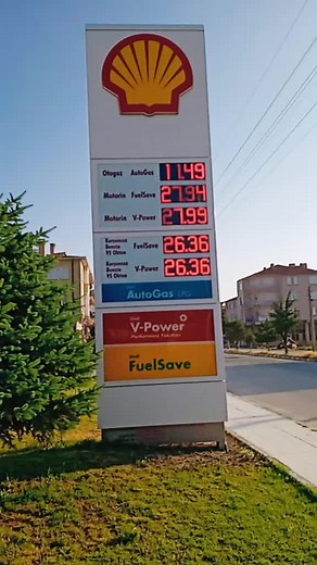 Shell Gas Station Fuel Prices and Signage Overview