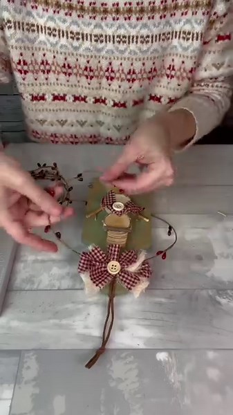 148K views · 5.9K reactions | Sometimes it only takes a few items to make the sweetest project! Watch how I made this simple rustic snowman. #Craft #craftvideo #dollartreecrafts #christmascrafts #wintercrafts #christmasdecorations #snowman #rustic | A Rustic Stitch | Facebook