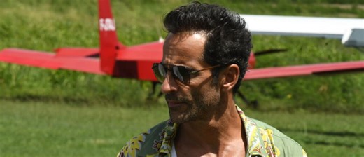 Commandant Saint-Barth : Où a été tournée la nouvelle série policière avec Florent Peyre ? - TV Grandes chaînes