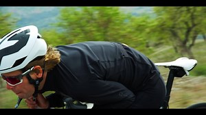 The Falconer is a top-of-the-line road biking helmet. Designed to give you a quicker and more comfortable ride. | Sweet Protection