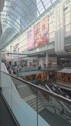 🛍️ Exploring CF Toronto Eaton Centre! 📍Toronto, Ontario 🇨🇦