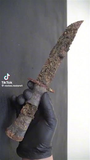 Ortaçağdan kalma tarihi bir bıçak restorasyonu. Muhteşem.