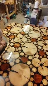 Finální vrstva z epoxidové pryskyřice desky stolu