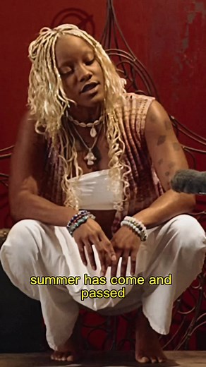 Full Live Acoustic Performance of Wake Me Up When September Ends by Green Day