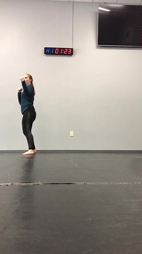 to the splits 🤯 #martialarts #sportkarate #kicking #tricking #martialartstricking