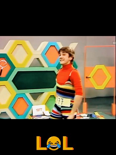 Christoph Waltz Performs 'Am Dam Des' in 1977