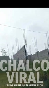 🚨🔥 ¡TERROR EN CHALCO! 🔥🚨 Tres supuestos ministeriales del Estado de México, vestidos de civil, sin chalecos, sin uniforme y con armas largas de grueso calibre, fueron captados circulando en una camioneta toda polarizada, sin placas delanteras y con las traseras pintarrajeadas para que nadie los identifique. 👀 Cerraron el paso a una familia inocente como auténticos sicarios, pero… ¿policías o delincuentes? 😱 ¿Madrinas de la ministerial? ¿O simples criminales con charola prestada? ¡Parece qu