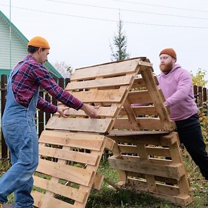 Easy Pallet Farm You Can Copy Today! 🪴🐓 | 5-Minute Recycle