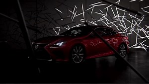 路上に輝く、鮮烈のクーペ、LEXUS RCのTV-CM「ケンタウロス篇」。「触れたい」「手に入れたい」抑えることのできない人々の欲望と、クルマが持つ「走りたい」という欲望が頂点に達したとき、ショーケースは粉々に砕け、RCは自由を手に入れる。 | LEXUS / レクサス
