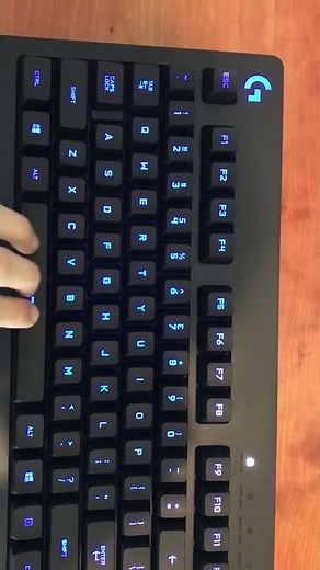 LOGITECH G213 KEYBOARD WITH RGB!