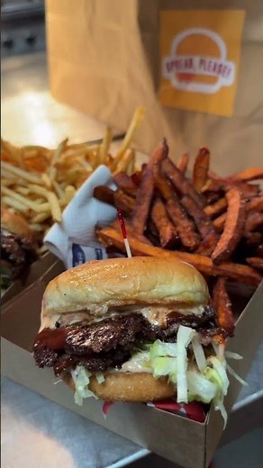 the Best burgers in Los Angeles❤️‍🔥🍔 #burger #foodie #beeftallow