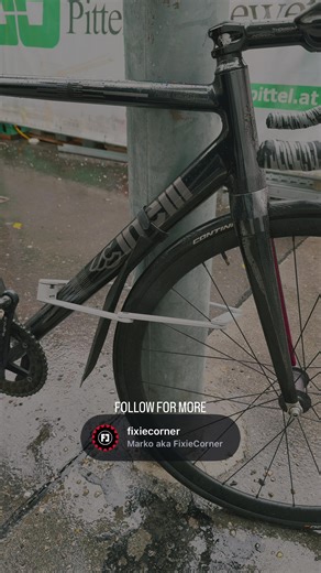 When you need lock to lock your bike to bigger objects. Get 10% on @Hiplok products by check link in my bio *SWITCH 105 is a Sold Secure rated folding lock featuring the unique SWITCH System, allowing for easy carry on your bike or body. With premium hardened steel bars linking to quality steel rivets, SWITCH is a secure, yet versatile lock which can be folded down into a compact, portable package.* #cinelli #cinellimash #fixie #fixedgear #fixedgearbike