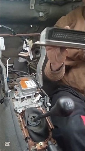 Micra K11 disassembly of the control unit and carpet #carcontrolunit#micra#k11 #nissan#automobile