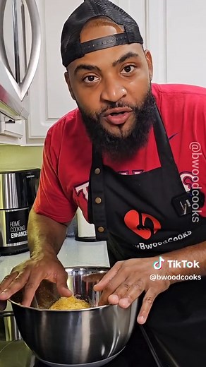 Easy Cornbread Dressing Recipe for Thanksgiving