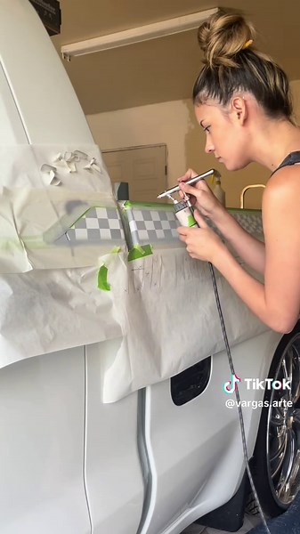 Automotive Art with Iwata Airbrush Techniques