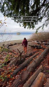 The coziest Pacific Northwest winter weekend getaway near Seattle ❄️🌊 📍 Gig Harbor, Washington Located just south of Seattle, Gig Harbor is one of the most charming waterfront towns in Washington! Known for its postcard-perfect marina views, lush forested parks, and cozy shops and restaurants, Gig Harbor makes for the PERFECT winter weekend getaway! ⛵️ 🧡 SAVE for PNW adventure and travel inspiration, and SEND to a friend who would love visiting this charming coastal PNW town! ⬇️ #gigharbor #w