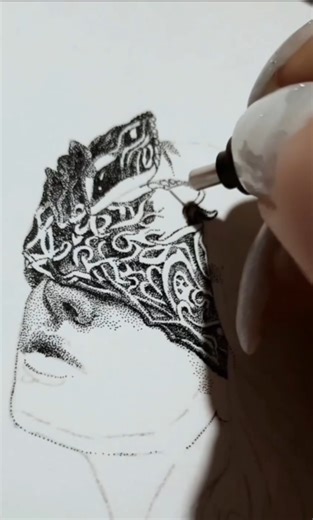 4K views · 40 reactions | From a delicate strand of hair to the jewels of a crown, @blondshape uses focused skill and a thousand ink dots to create this lifelike portrait. rOtring Isograph | Rotring | Facebook
