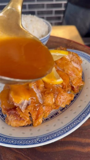 Crispy Lemon chicken better than takeout. Chicken is 10/10 crispy and the sauce is perfect balance of sweet and sour. Elite dish. #chinesefood #lemonchicken #friedchicken | DIMSIMLIM