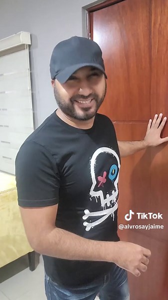 Rosa y Jaime Guitar Pranks Compilation