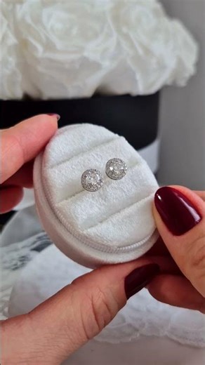 Moissanite Stud Earrings - Silver earrings with white gemstones #jewelry #schmuck #moissanite