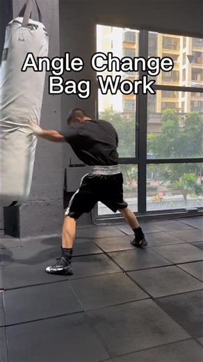 熊政奇 | Angle Change Bag Work #boxing #boxingtraining #boxingfootwork #boxingtechnique #boxingworkout | Instagram