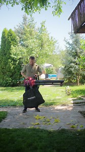 39K views · 151 reactions |  Scapă de frunze într-o clipită!   2 în 1: suflantă + aspirator cu tocător  Cu acumulatori puternici, fără fire, fără stres! ✅ Suflă frunzele rapid ✅ Le aspiră și le mărunțește ✅ Ușor, silențios și ideal pentru grădină sau curte  Pregătește-ți curtea pentru toamnă cu un singur aparat care face TOTUL!  Livrare rapidă. Stoc limitat!  Comandă acum și ai grădina lună în 5 minute! | Artool | Facebook