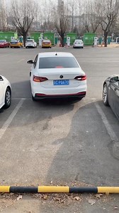 Comment stationner en batail ? | Auto-école bilingue Divine 4.0