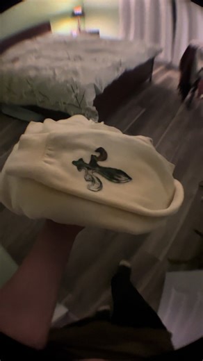 🧵Hoodie zip-up 100% coton lourd coupe puffy🔥 - Fait a la main 📍Québec - 📦shipping partout aux Canada -🌐site web en bio 🔗➡️tiguidou.co#TIGUIDOU #quebec #handmade