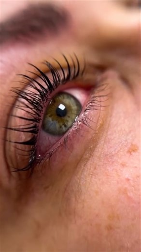 LASH LIFTING & BROW LAMINATION on Instagram: "Simply amazing result with In Lei® Eyelash Lifting! ✨ Check out this before and after — perfectly curled, defined lashes with a natural sheen that accentuates the look with an elegant and sophisticated look. 😍 The secret lies in the Italian technology of In Lei®, which not only lifts and curves the eyelashes, but also treats them deeply, leaving them stronger, nourished and healthier. The result is lightweight, natural, and long-lasting — no stiffne