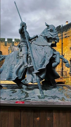 Step into history at Alnwick Castle 🏰✨