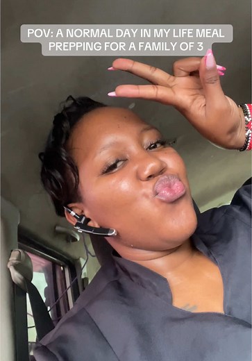 Nothing compares to seeing a family light up when the meal is ready. The laughter in the kitchen- the joy around the table; that’s why I do it. From birthdays to weddings, to graduations, Friendsgiving’s or even weekly meal preps, it’s an honor to be apart of the memories and serve! #privatechef #mealprepchef #adayinmylife #fyp #femalechef #tiktokchef