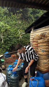 Khám phá làng làm nước mém cùng Luân 🤤 | Luân Vũ’s LingoPass English