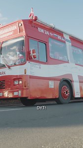 Den ikoniske Roliganbus ruller igen: https://www.tv2fyn.dk/fyn/ikonisk-koretoj-klar-til-landskamp-once-in-a-lifetime-432bb | TV 2 Fyn