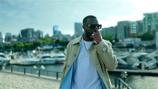 Gims mets le cap sur les États-Unis pour le clip de « Sois pas timide »