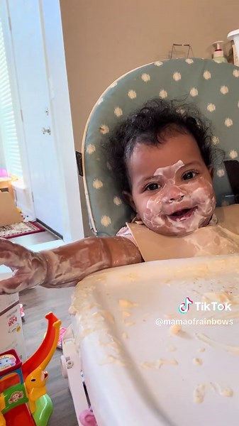 @Cabot Creamery Cooperative has that vanilla bean Greek yogurt locked DOWN #babyledweaning #babyeating #messy