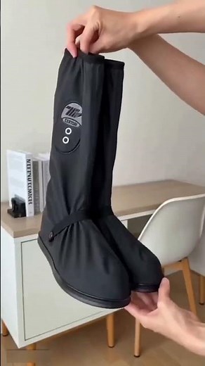 雨の日の靴ぬれ対策にン 靴の上からサッとかぶせるだけ！ 通勤・買い物・梅雨のお出かけに便利で す。 #レインシュ一ズカパ一#雨の日対策#梅 雨対策#靴濡れ防止#通勤族