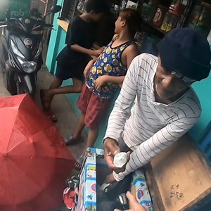 227K views · 10K reactions | Kindness Experiments, matumal ang benta dahil maulan, gayon paman hindi nagdalawang isip si tatay na magbigay. #henrionthego #spreadloveandkindness #bekind | HENRI On The Go | Facebook