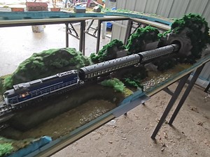 地摊党DIY，最简易的一种HO比例铁道沙盘形式