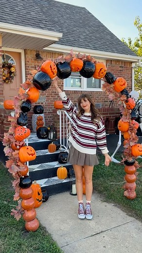 Steffy 李 on Instagram: "Easy pumpkin arch 李 it took just a few hours to put together and is sooo cute! Do you like the colors i chose to spray paint it, or would you have left them orange? I used: two 10ft 1/2 inch PVC pipes( The sides are 4ft tall & the arched piece is 10ft) 1/2inch PVC coupling-not threaded  two 4ft 1/2 inch rebar  pumpkins collected from multiple stores  zip ties  Leaf garland & orange lights"