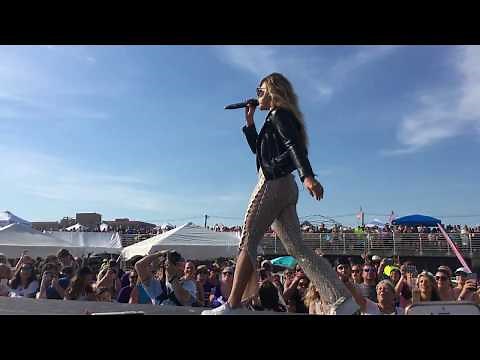 Rachel Platten: Stand By You in Long Beach, NY