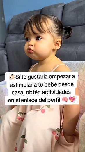 🗣️ Estimular el lenguaje es mucho más fácil de lo que crees… Con las actividades correctas, tu bebé puede empezar a construir su comunicación desde los primeros meses: sonidos, miradas, balbuceos… todo cuenta. Lo único que necesitas es saber qué hacer y cómo hacerlo 👶🏻💬✨ 📚🧸Por eso nuestras Guías de Estimulación incluyen ejercicios simples, diarios y súper efectivos para fortalecer el lenguaje desde casa. 👉 Encuéntralas en el enlace del perfil 🧡 #EstimulaciónDelLenguaje #EstimulaciónTempr