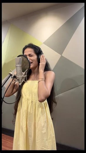 "Kasa Saara Ghadla" vocal recording session ✨