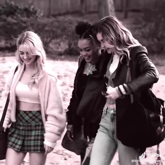 #Chloe | Spoiler alert: I can't believe the trailer revealed his body lying there and I never noticed 😭 ib: @dyyz #aestheticeditss #scream7edit #celesteoconnor #xzyabc