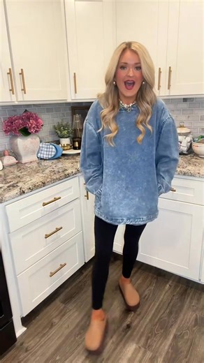 🌟 Street-Style Meets Comfort! Denim Hooded Sweatshirt with Pockets 🌟 Tired of choosing between a jacket and a hoodie? This denim-blend hooded sweatshirt gives you the casual vibe of a hoodie with the durable, cool look of denim – plus handy front pockets for your essentials! ✅ Denim-Meets-Fleece Fabric – Soft inside, structured outside – best of both worlds! ✅ Roomy Front Pockets – Perfect for your phone, keys, or just keeping hands warm ✅ Adjustable Hood – Ready for unexpected drizzles or bad