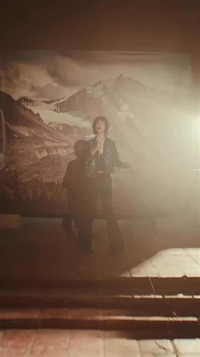 “Homewrecker” The new single & MV from sombr officially yours. 🖤 | Warner Music Group